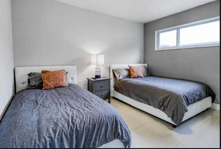 1905 N 45th Avenue - Photo 9