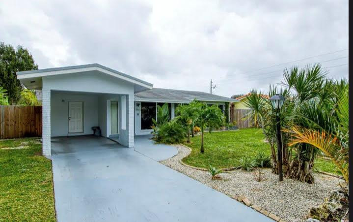 1905 N 45th Avenue - Photo 0