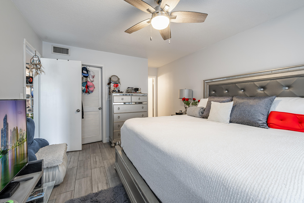 8911 S Hollybrook Boulevard - Photo 14