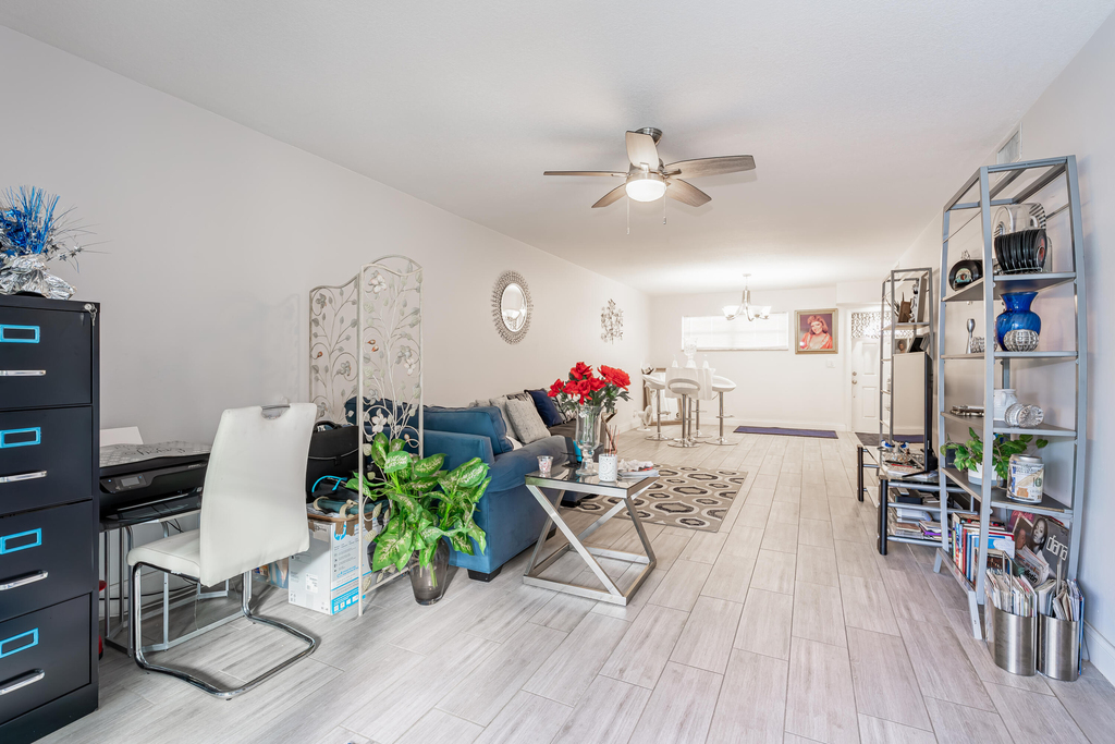 8911 S Hollybrook Boulevard - Photo 1