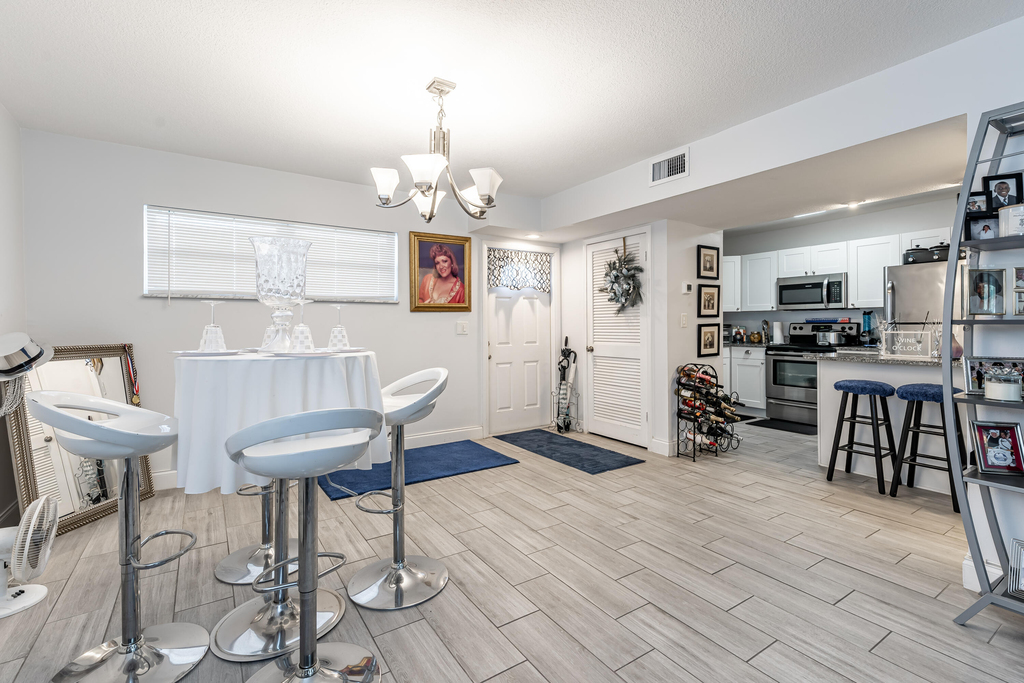8911 S Hollybrook Boulevard - Photo 0