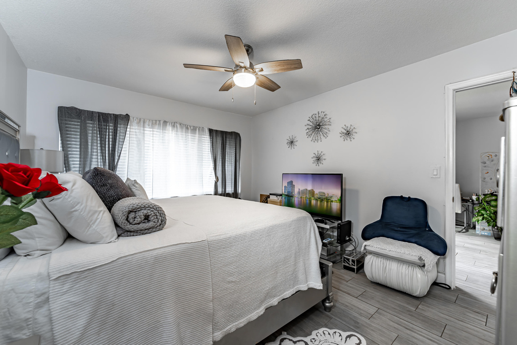 8911 S Hollybrook Boulevard - Photo 13