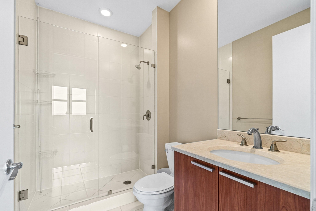 2650 Lake Shore Drive - Photo 21