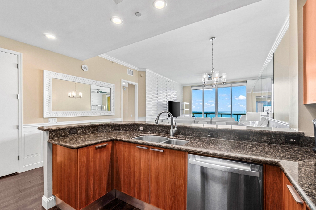 2650 Lake Shore Drive - Photo 4