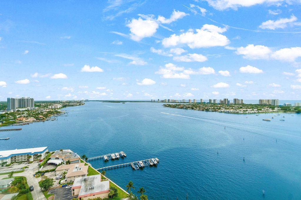 2650 Lake Shore Drive - Photo 29