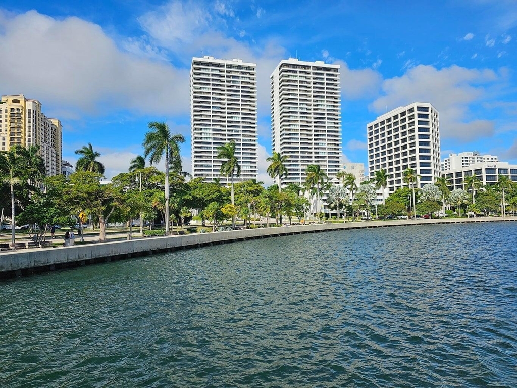 3050 Presidential Way - Photo 7