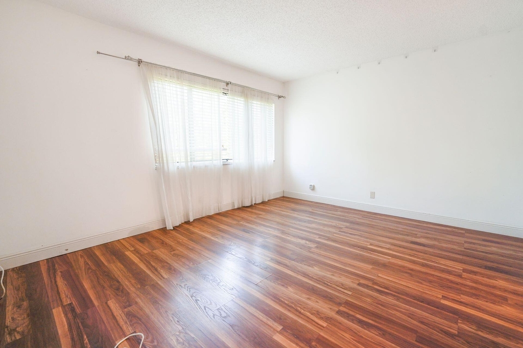 3050 Presidential Way - Photo 14