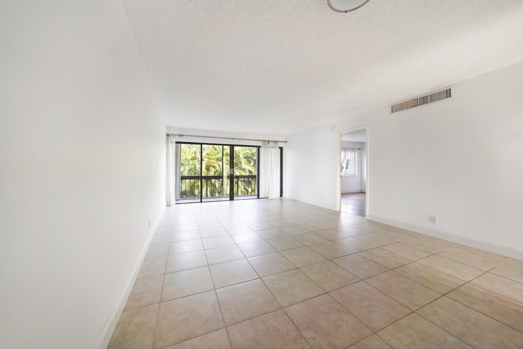 3050 Presidential Way - Photo 11