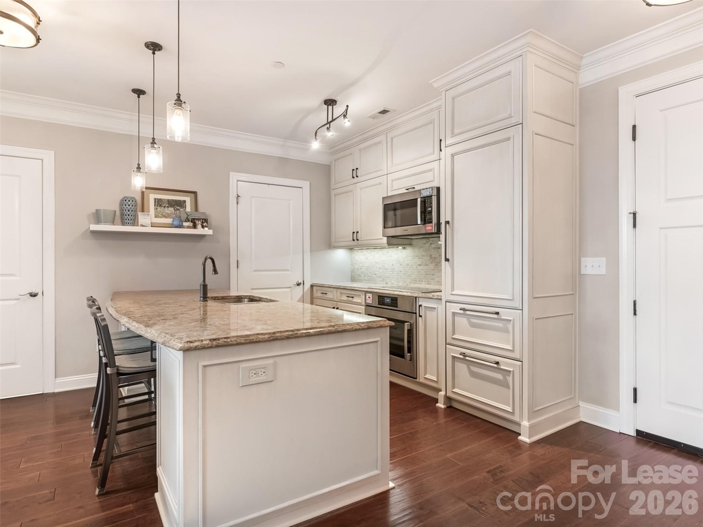 301 E Tremont Avenue - Photo 3