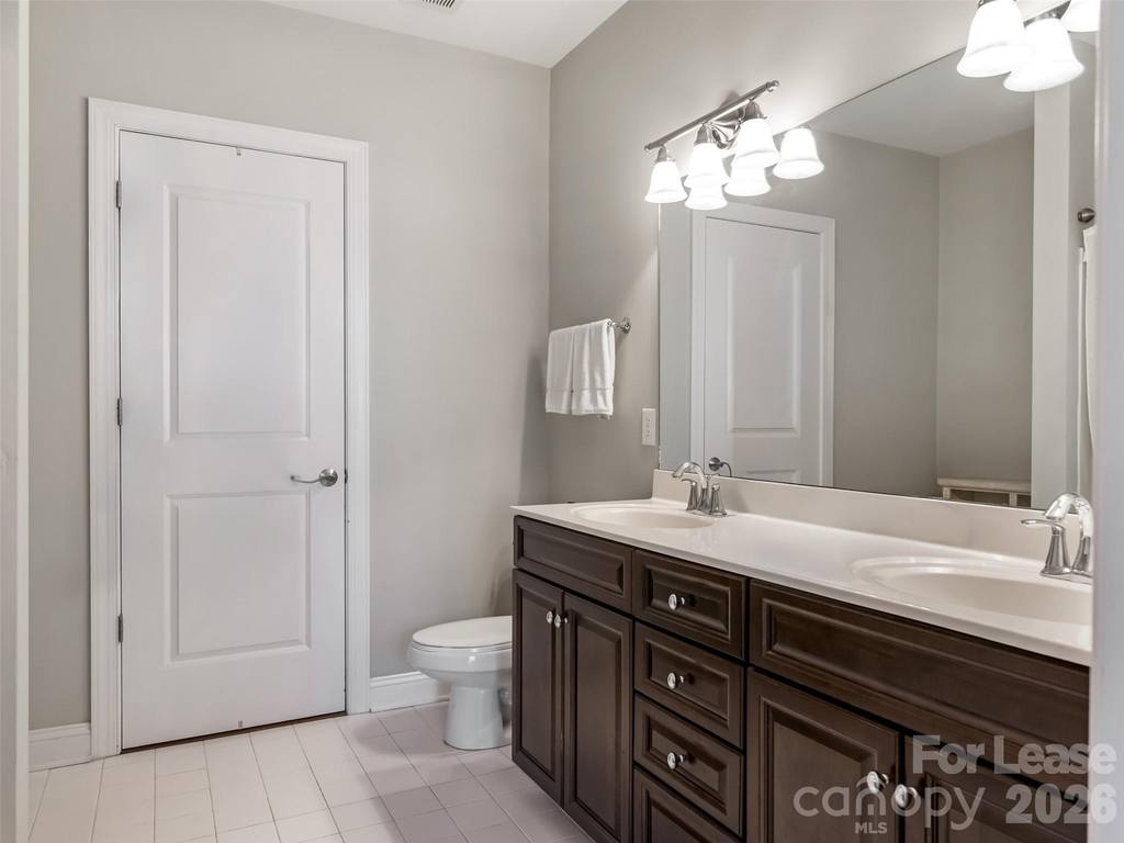 301 E Tremont Avenue - Photo 8