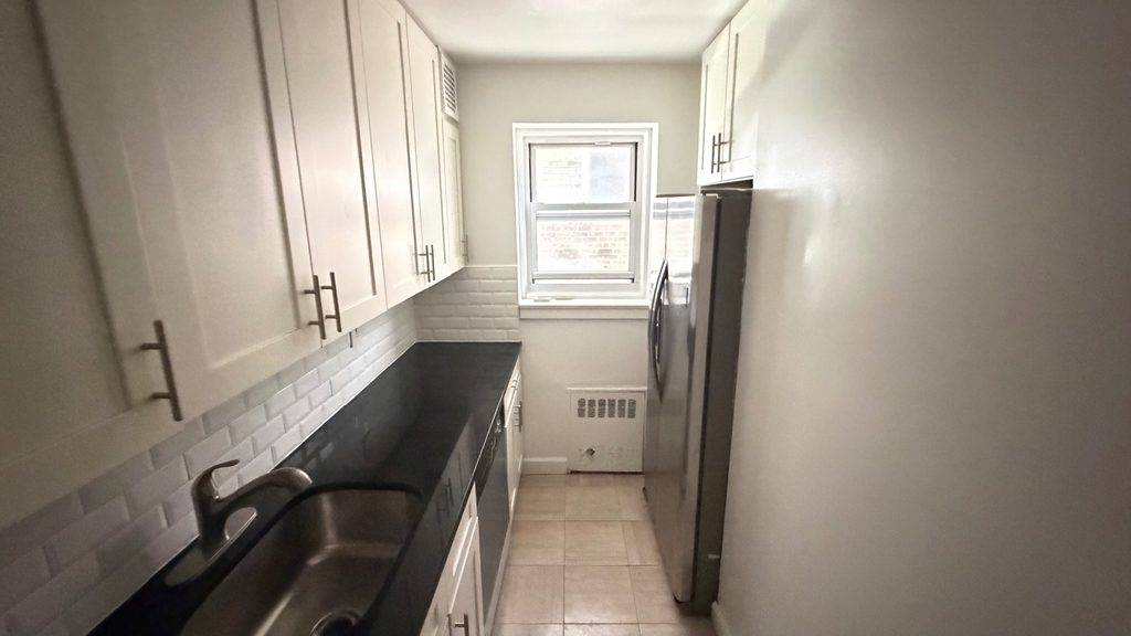 83-33 118th Street - Photo 3