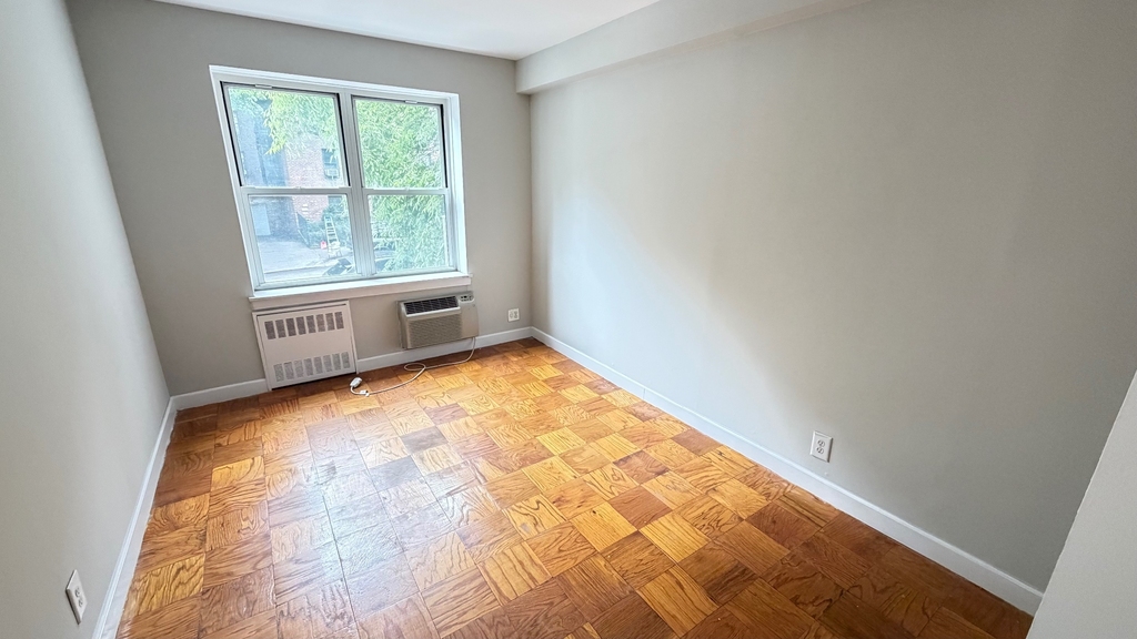 83-33 118th Street - Photo 14