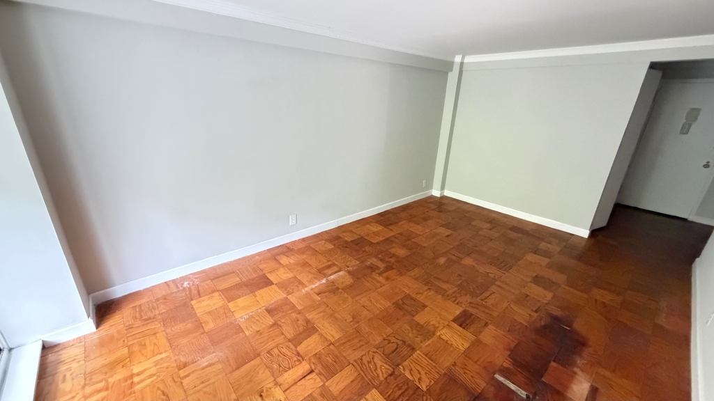 83-33 118th Street - Photo 10