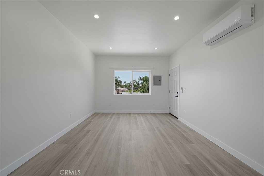 2425 Myrtle Avenue - Photo 9