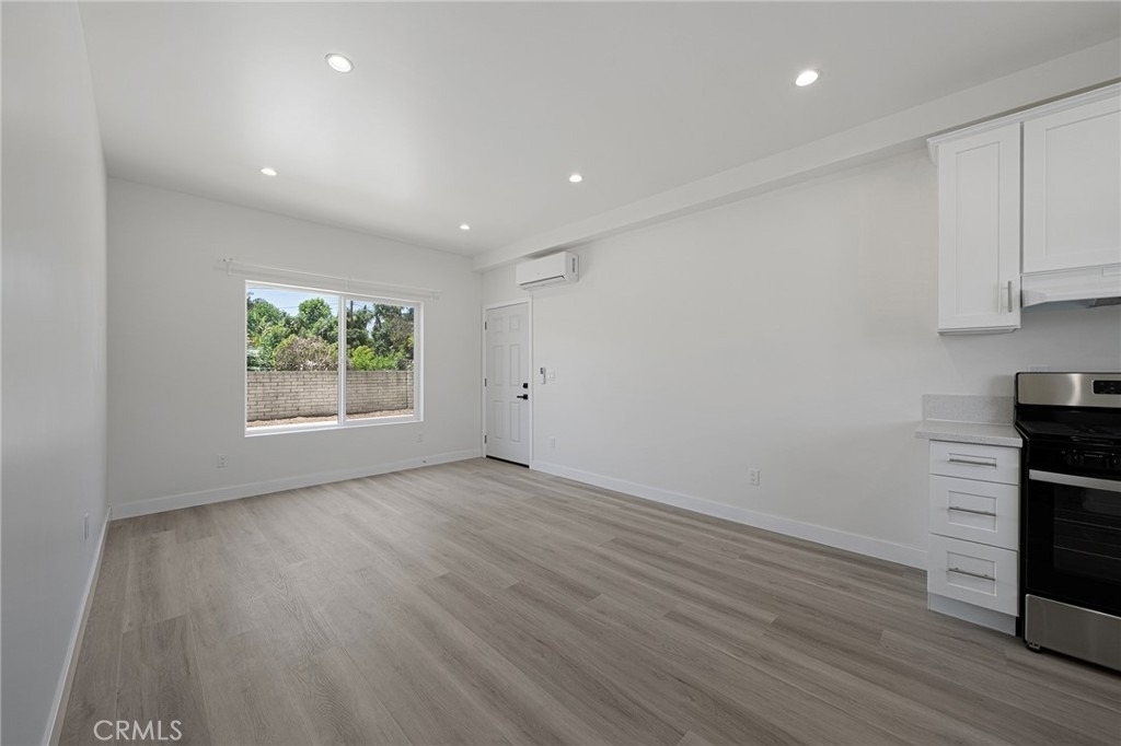 2425 Myrtle Avenue - Photo 3