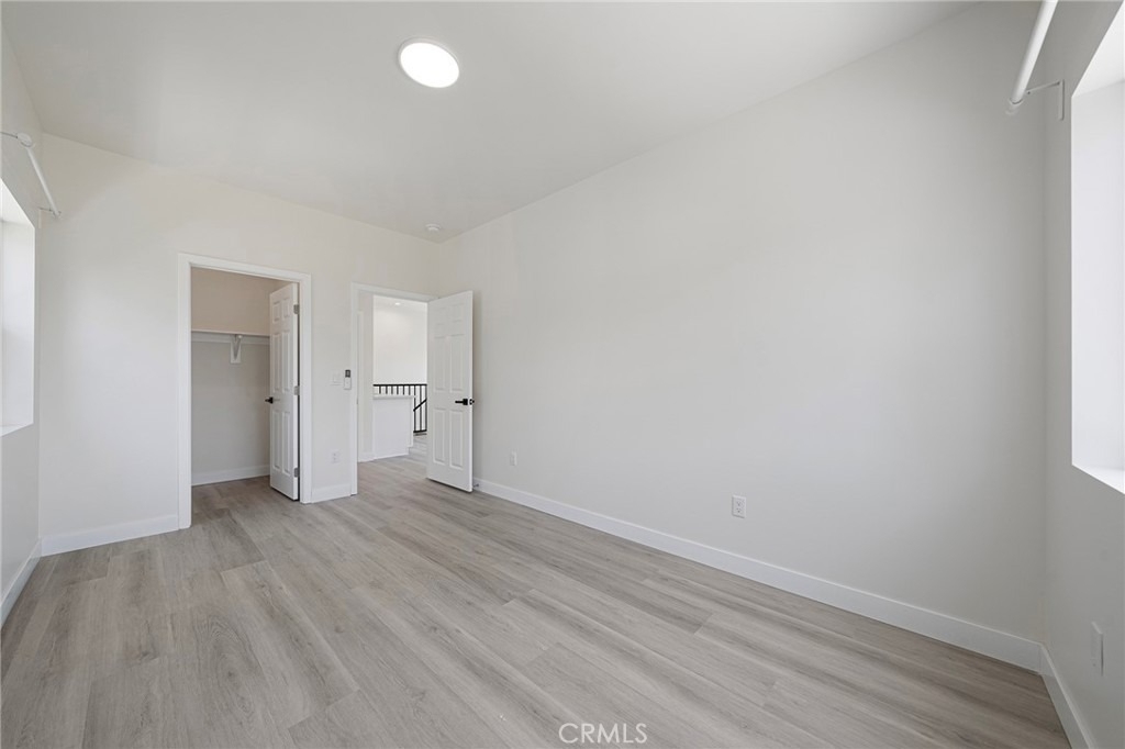2423 Myrtle Ave - Photo 1