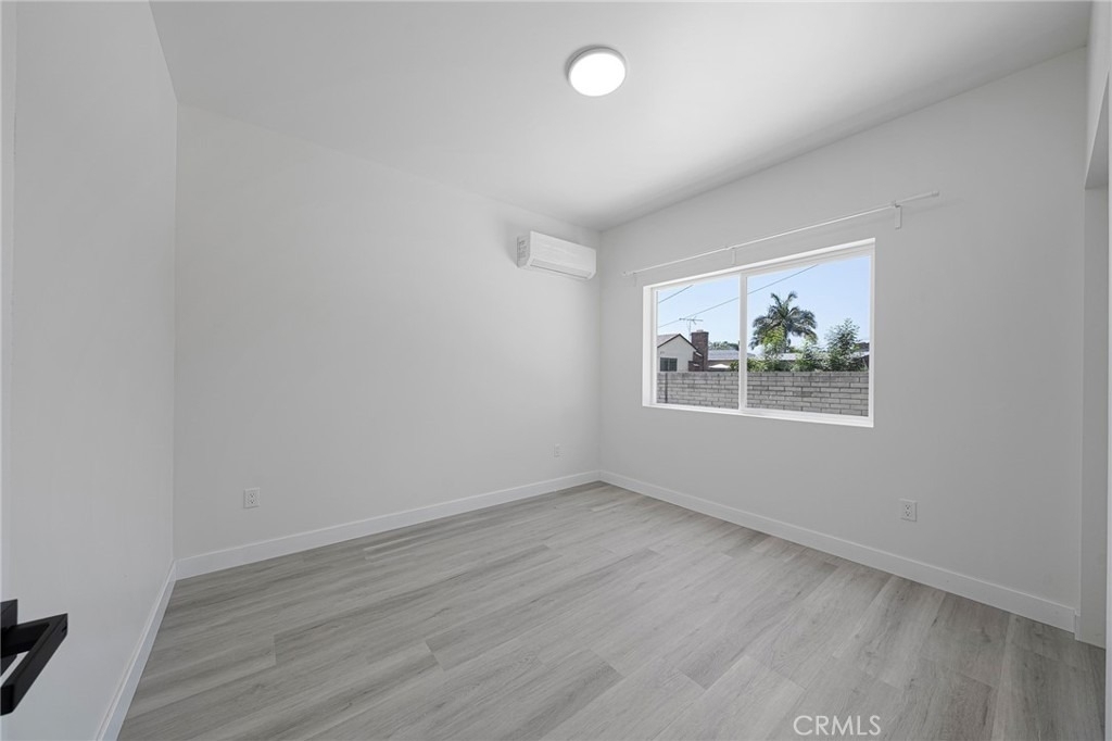 2423 Myrtle Ave - Photo 18