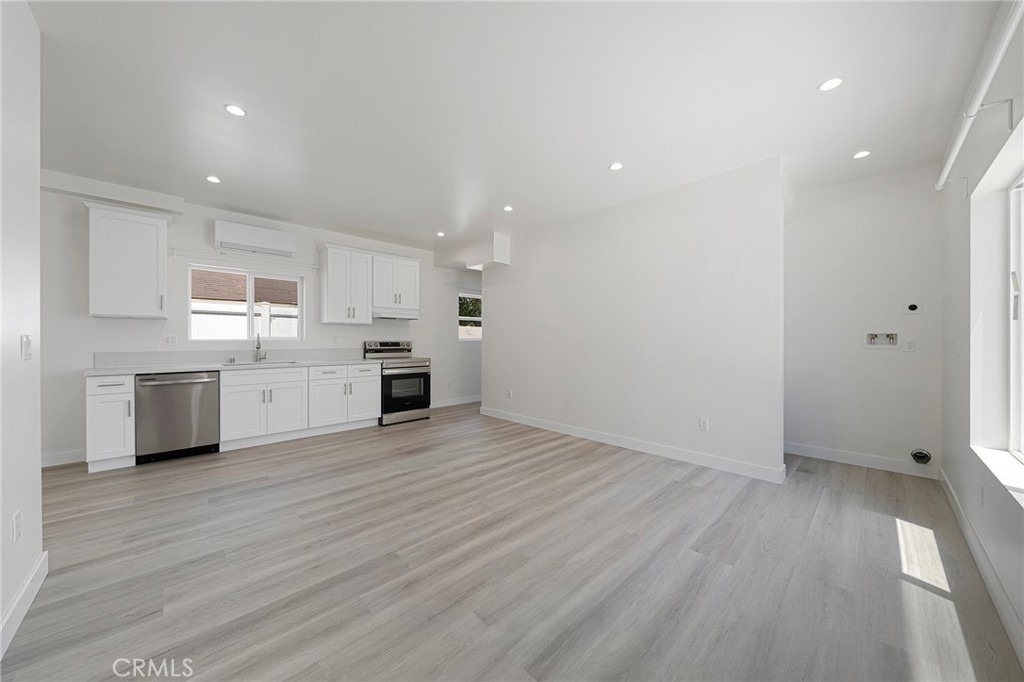 2423 Myrtle Ave - Photo 19