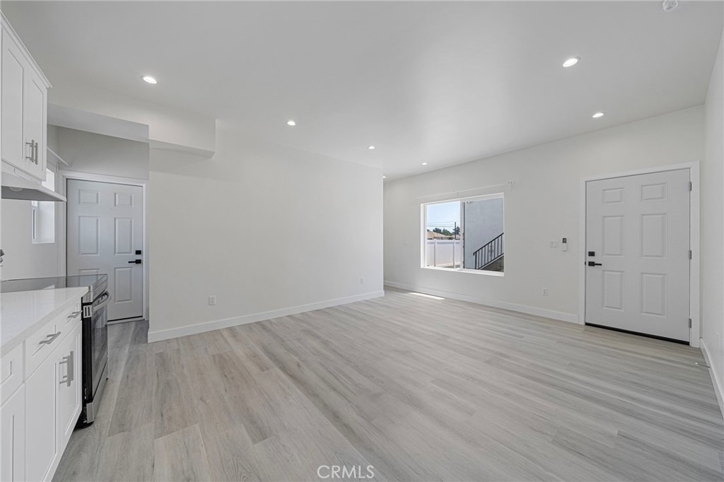 2423 Myrtle Ave - Photo 15