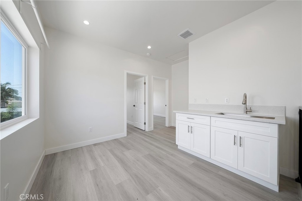 2423 Myrtle Ave - Photo 8