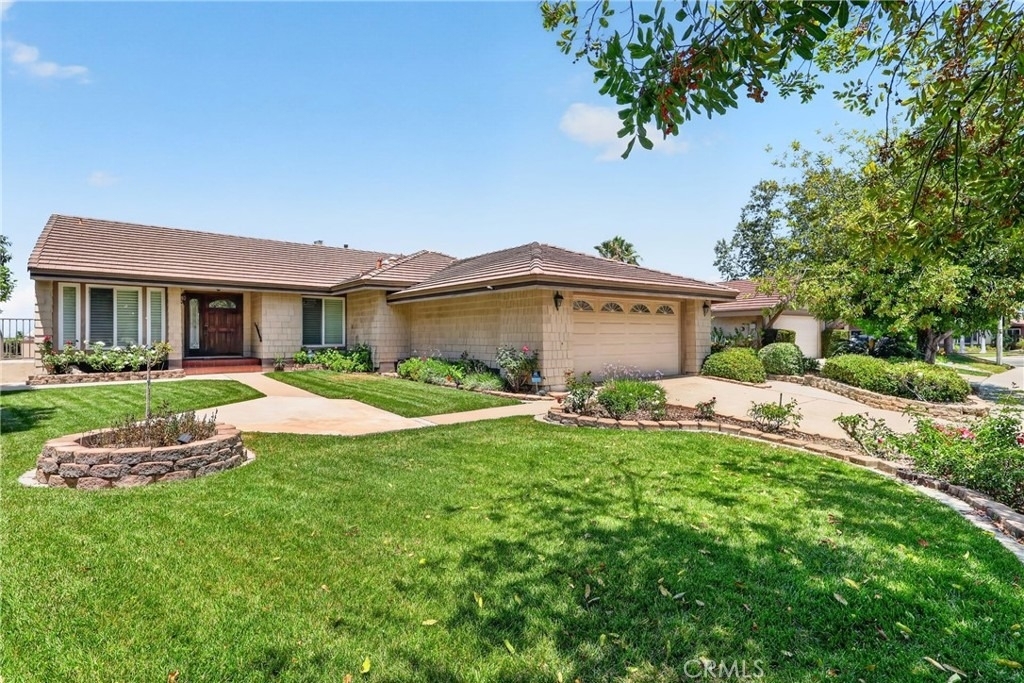 807 Avenida Loma Vista - Photo 2