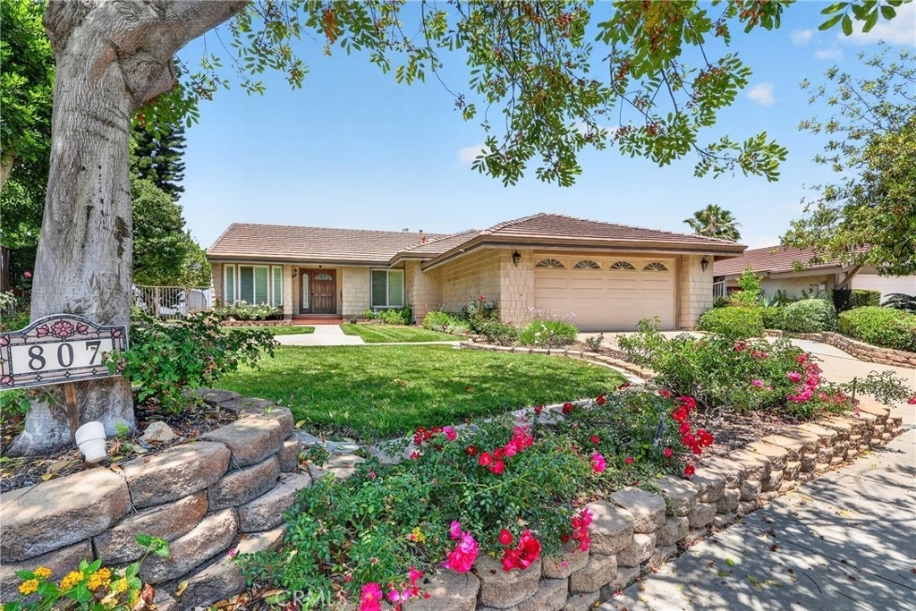 807 Avenida Loma Vista - Photo 0