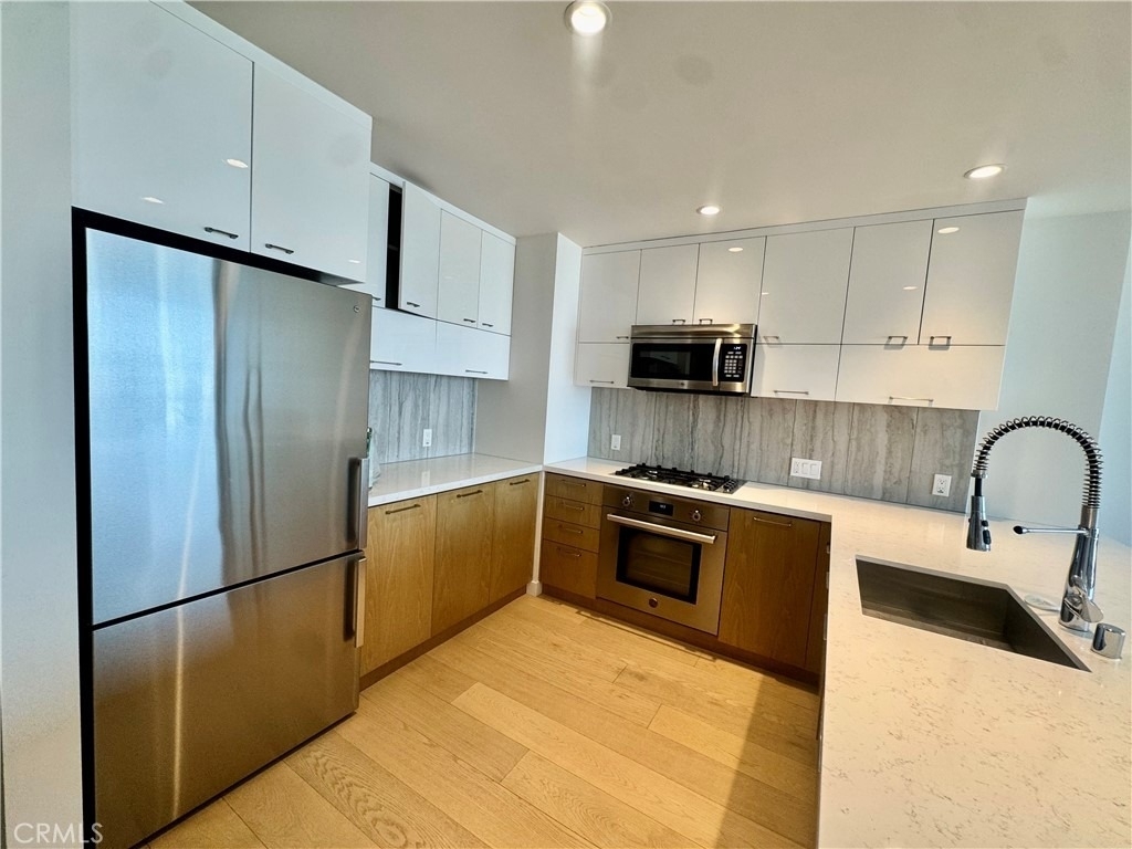 400 S Broadway - Photo 4
