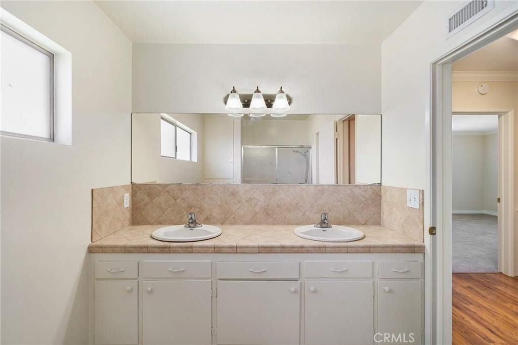 21816 Providencia Street - Photo 39