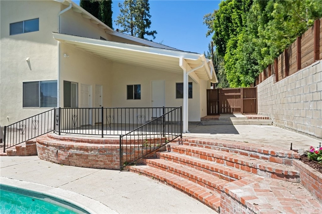 21816 Providencia Street - Photo 28