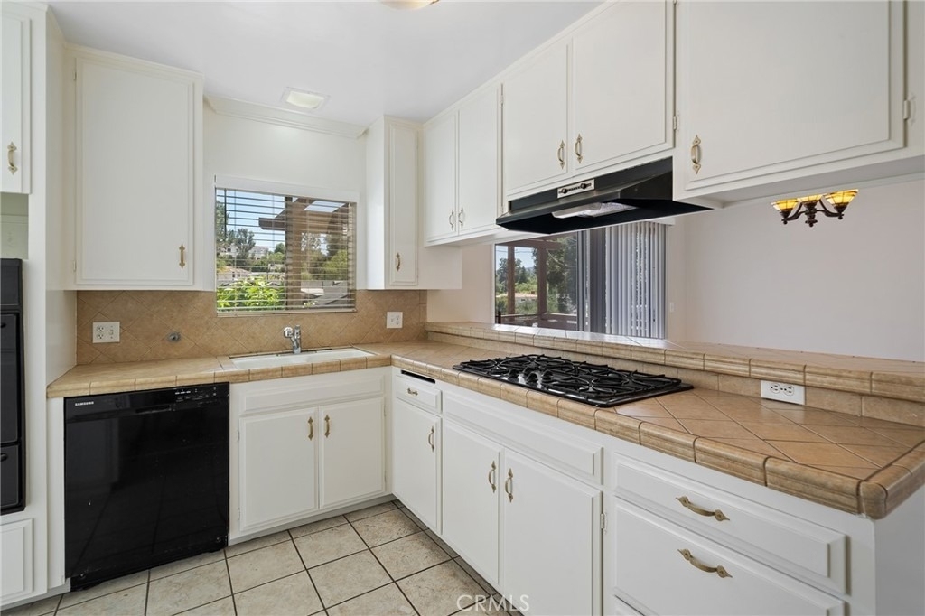 21816 Providencia Street - Photo 21