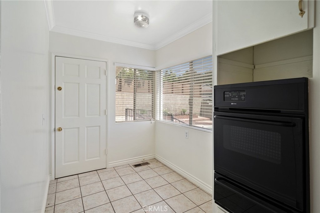 21816 Providencia Street - Photo 22