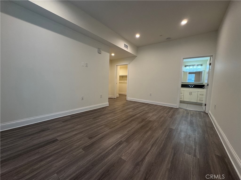 14934 Burbank Boulevard - Photo 15