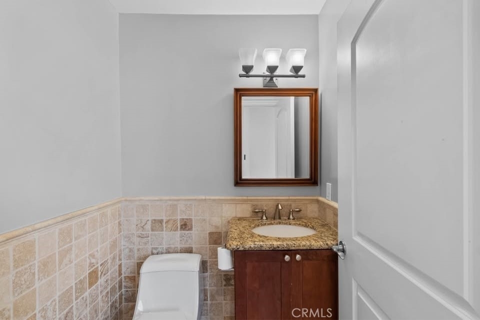 11280 La Maida Street - Photo 3