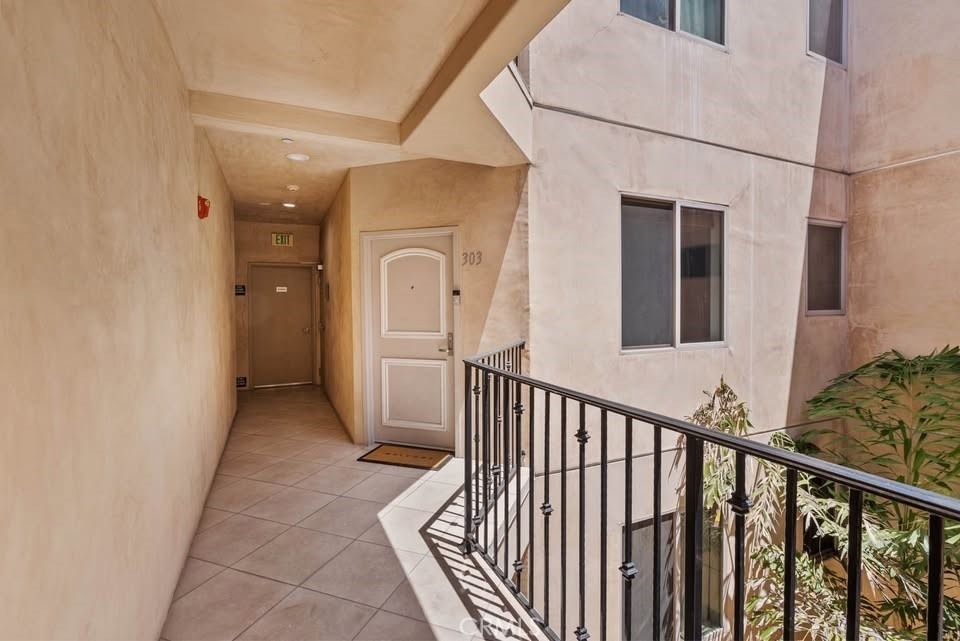 11280 La Maida Street - Photo 10