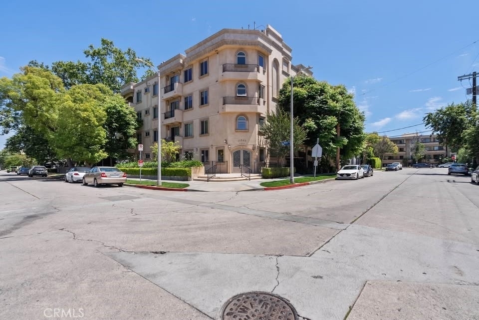 11280 La Maida Street - Photo 14