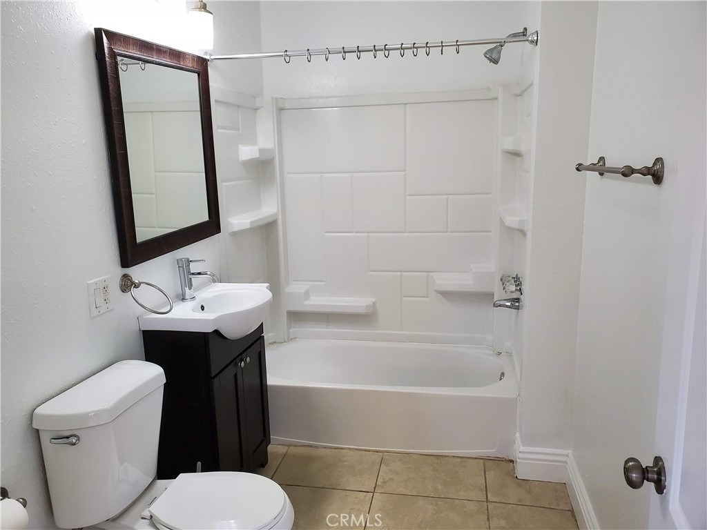 1209 East Central Avenue - Photo 4