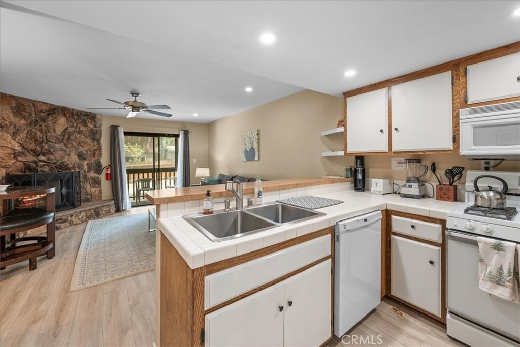 619 Summit - Photo 7