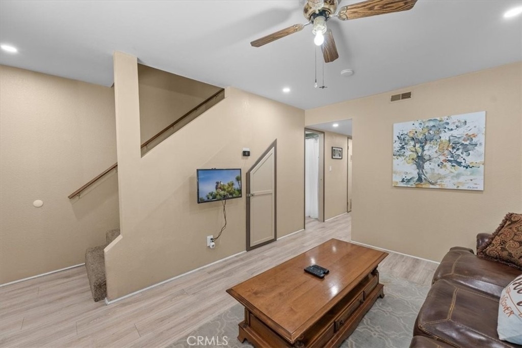 619 Summit - Photo 4
