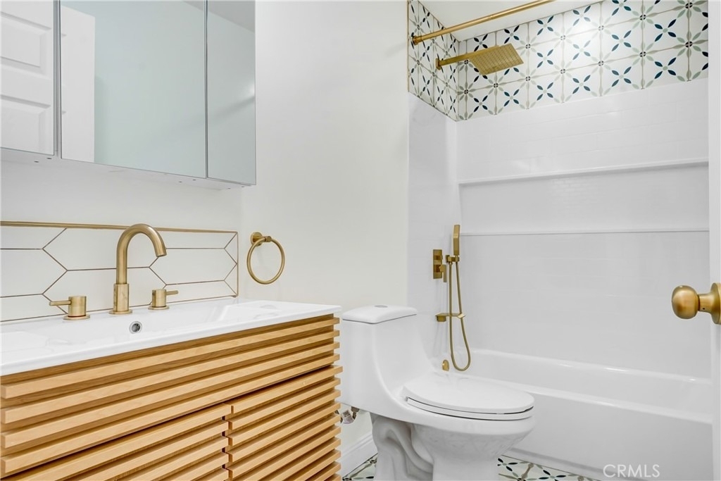 1146 West Blvd - Photo 3