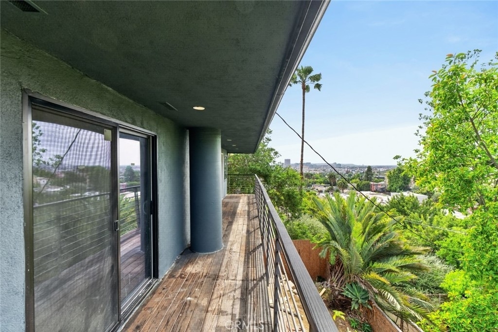 901 Micheltorena - Photo 34