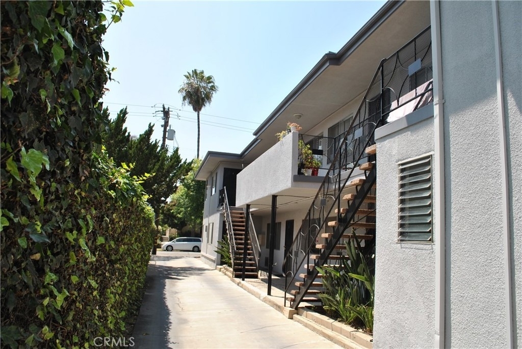 2064 Meridian - Photo 4