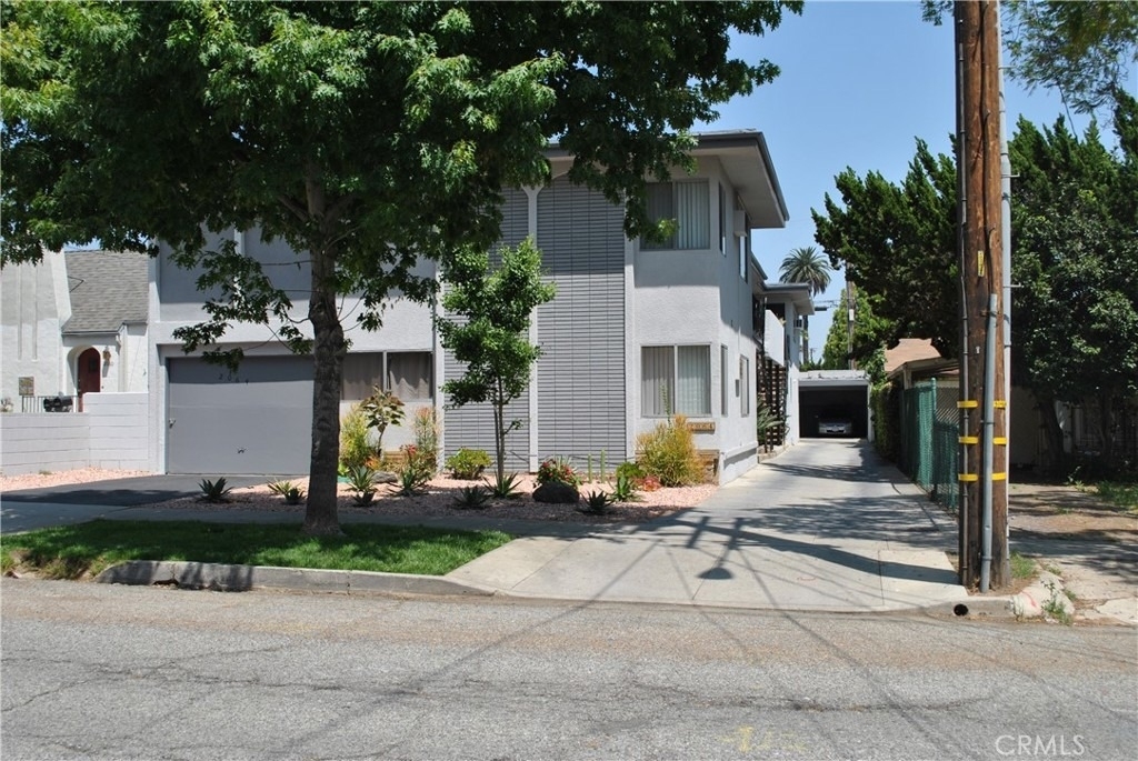 2064 Meridian - Photo 0
