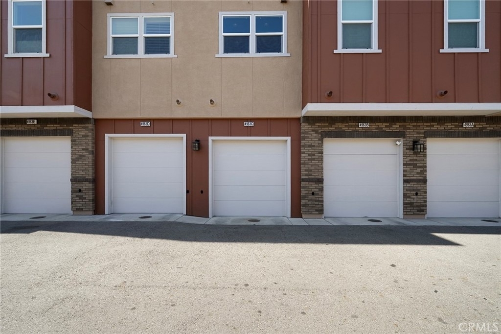 4963 Laurel Street - Photo 4