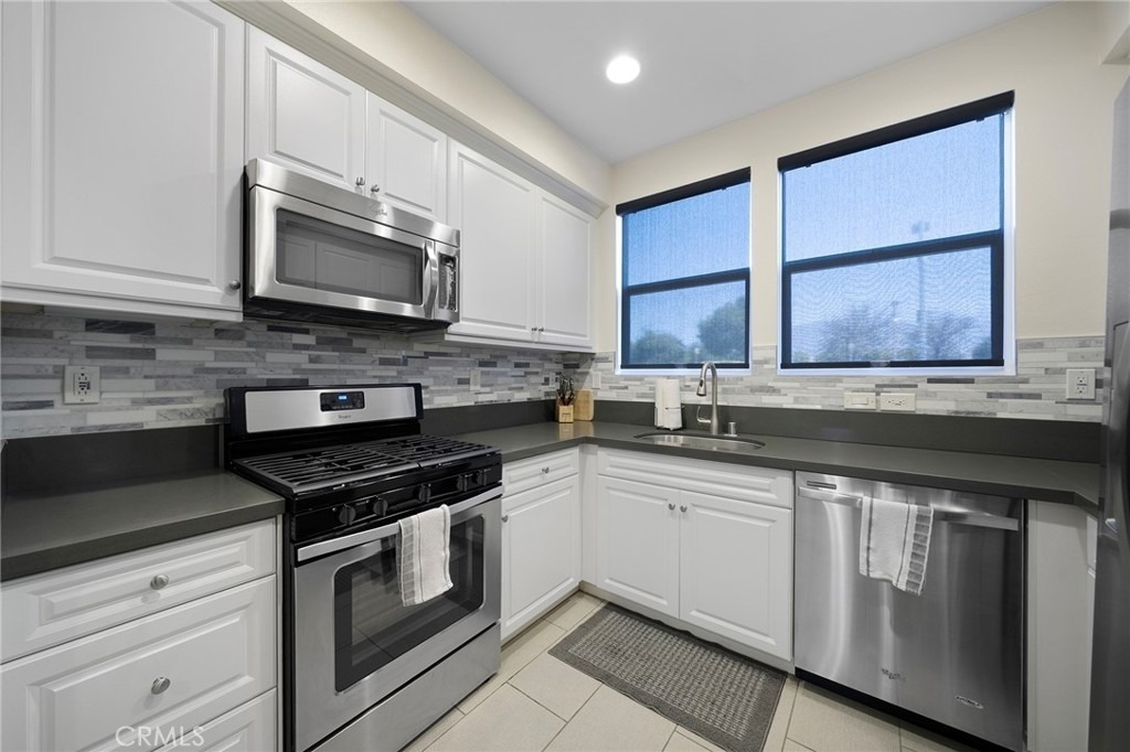 4963 Laurel Street - Photo 11