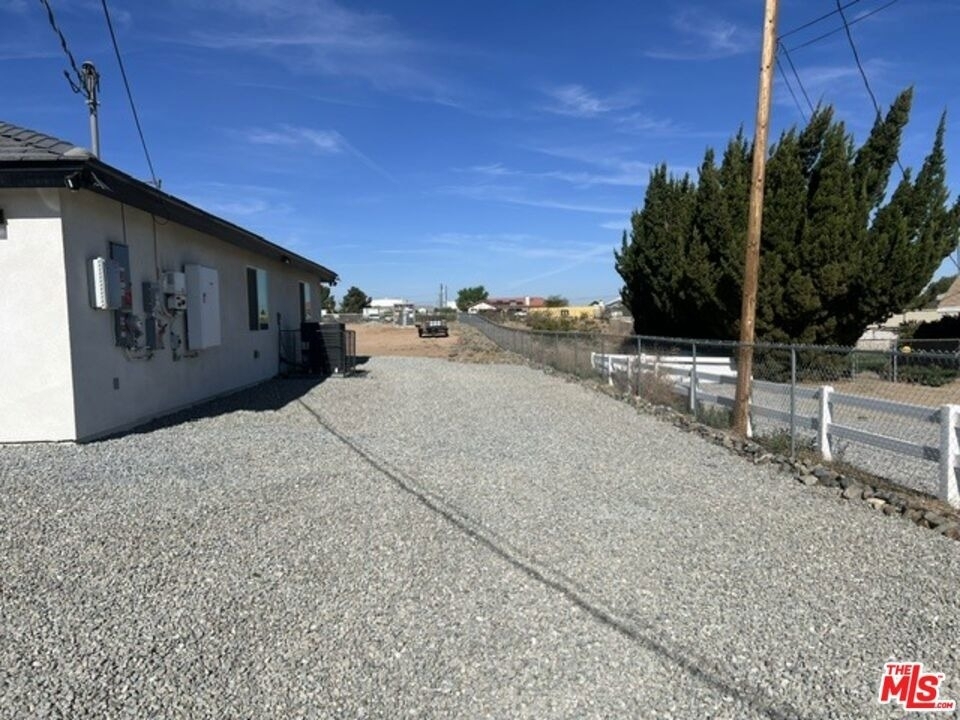 11548 11th Avenue - Photo 3