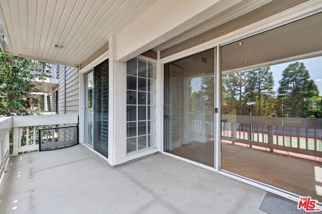 4346 Redwood Avenue - Photo 4