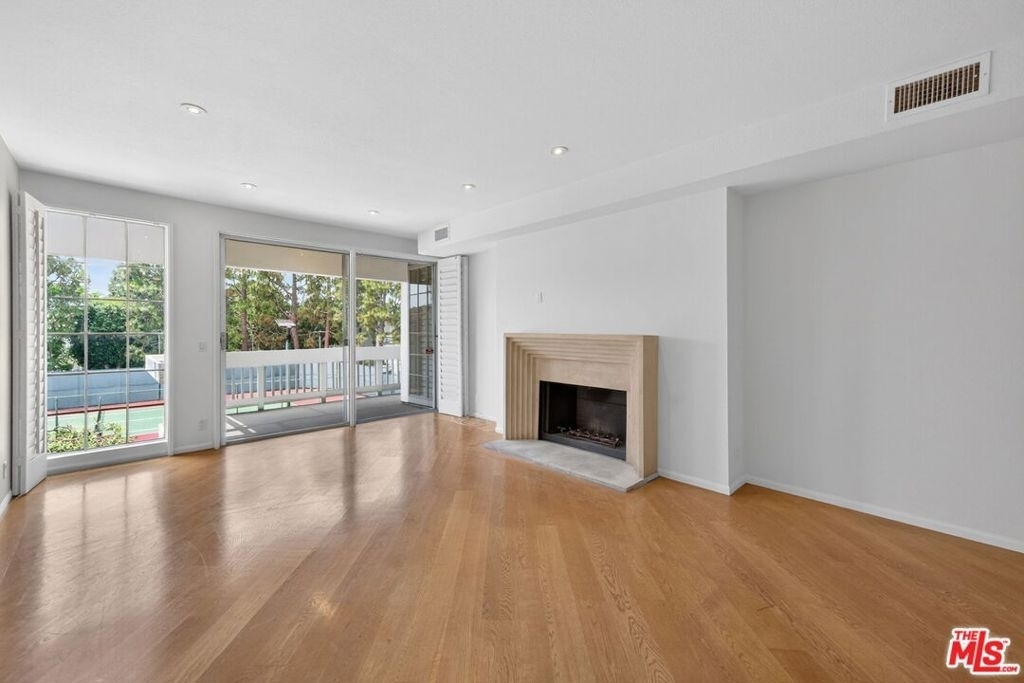 4346 Redwood Avenue - Photo 1