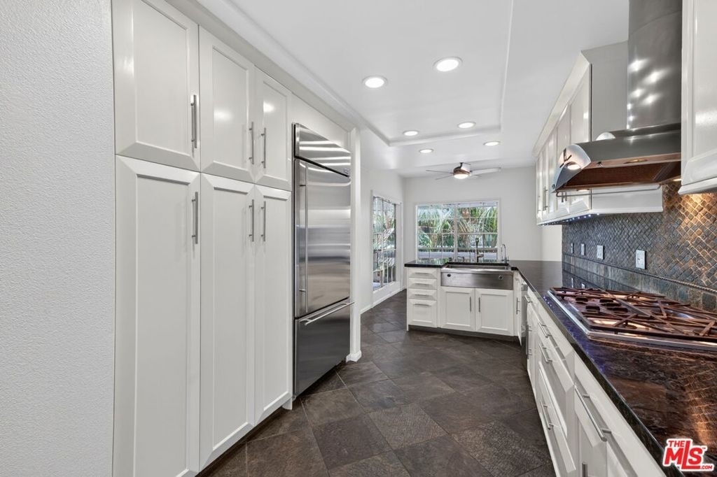 4346 Redwood Avenue - Photo 9