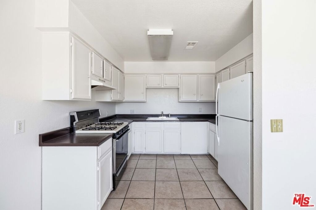 518 E Avenue Q4 - Photo 4