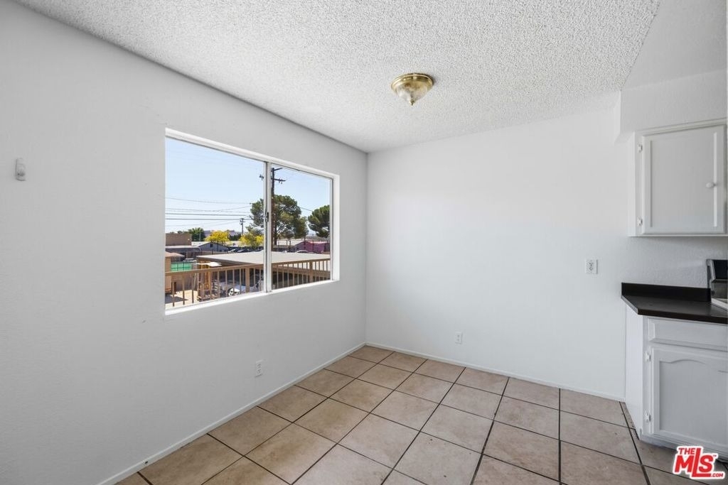 518 E Avenue Q4 - Photo 5